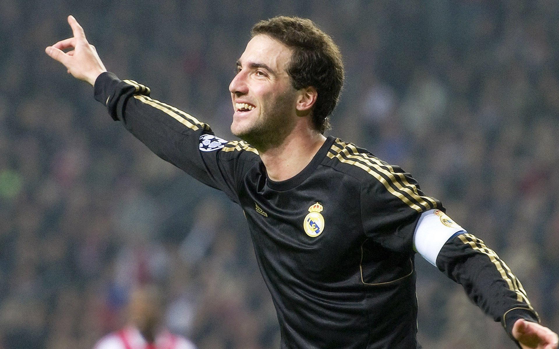 贝蒂斯铁壁封锁喀麦隆尖刀，抢七鏖战铸就季后赛传奇